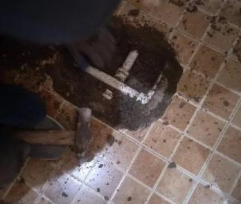鹤峰卫生间漏水维修公司为您分享下卫生间渗水如何处理及注意事项
